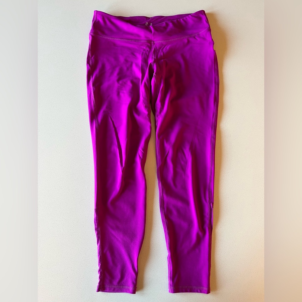 GAP Fuchsia Active Cropped Leggings